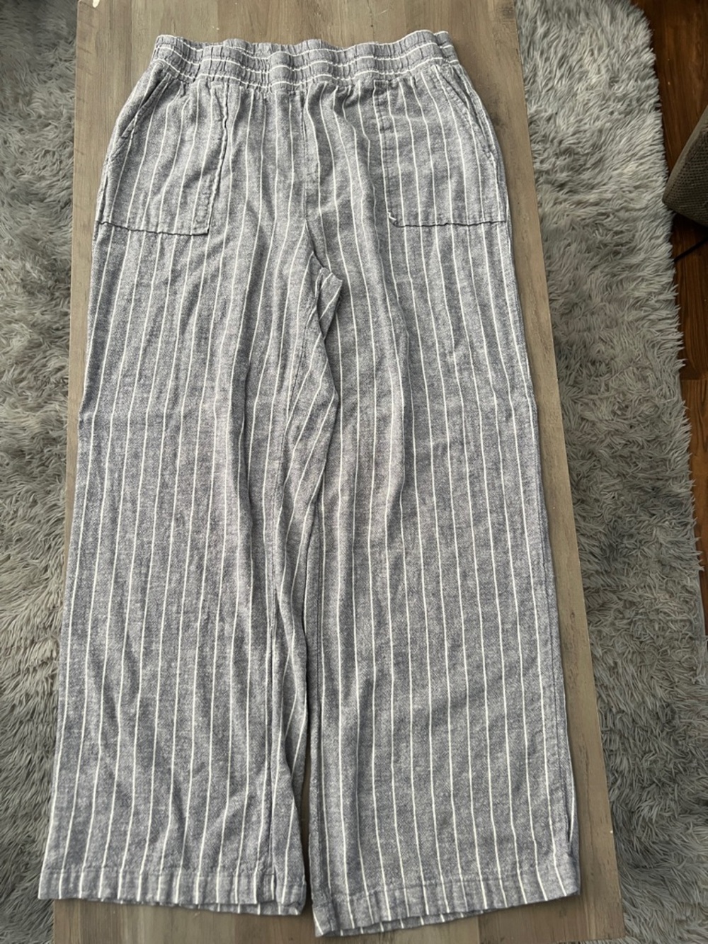 Martha Stewart Gray Pinstripe Elastic-Waist pants and shirt set - Picture 4 of 6